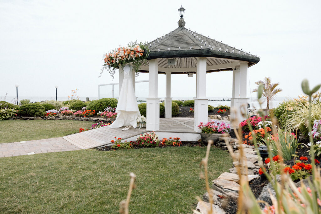 bride and groom portraits taken by a Pennsylvania wedding photographer